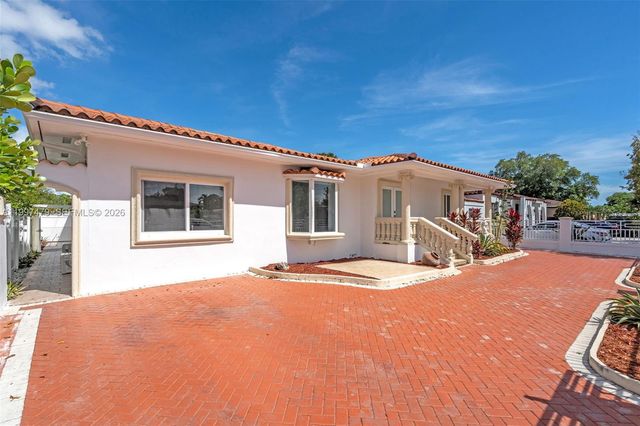 201 SW 51st Ct 1, Miami, FL 33134