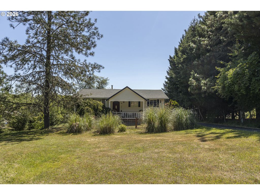 Image 2 of property listing at 14850 Sw HIDDEN HILLS Rd, Mc Minnville, OR 97128