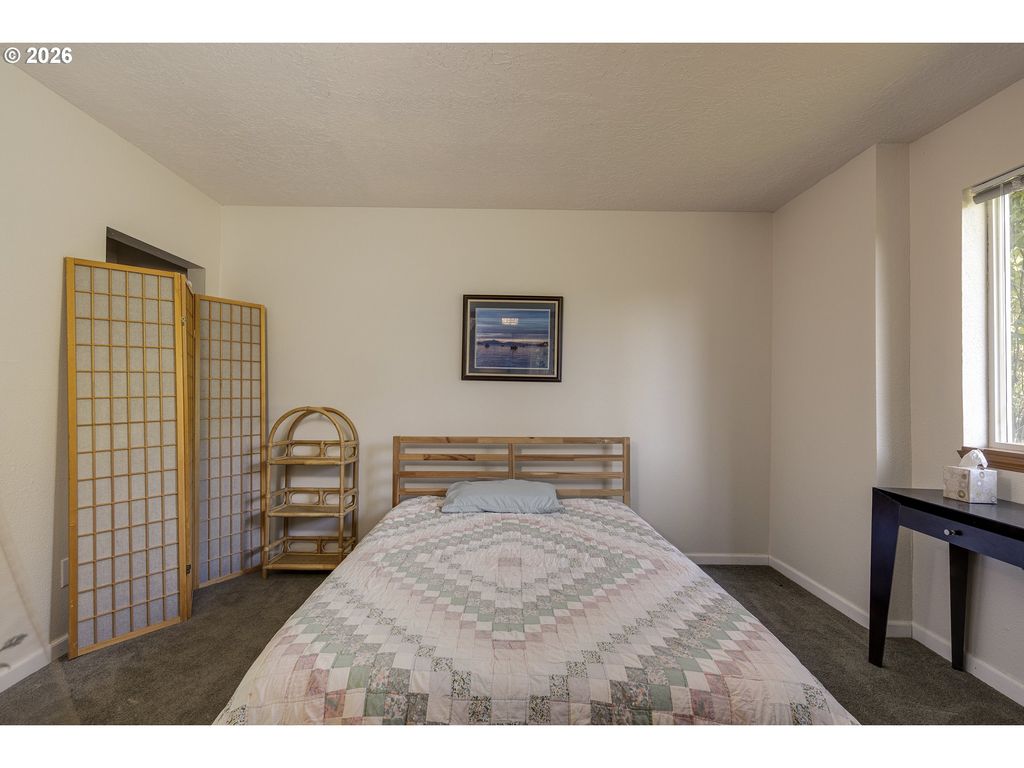 Image 21 of property listing at 14850 Sw HIDDEN HILLS Rd, Mc Minnville, OR 97128