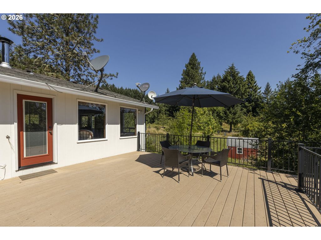 Image 26 of property listing at 14850 Sw HIDDEN HILLS Rd, Mc Minnville, OR 97128