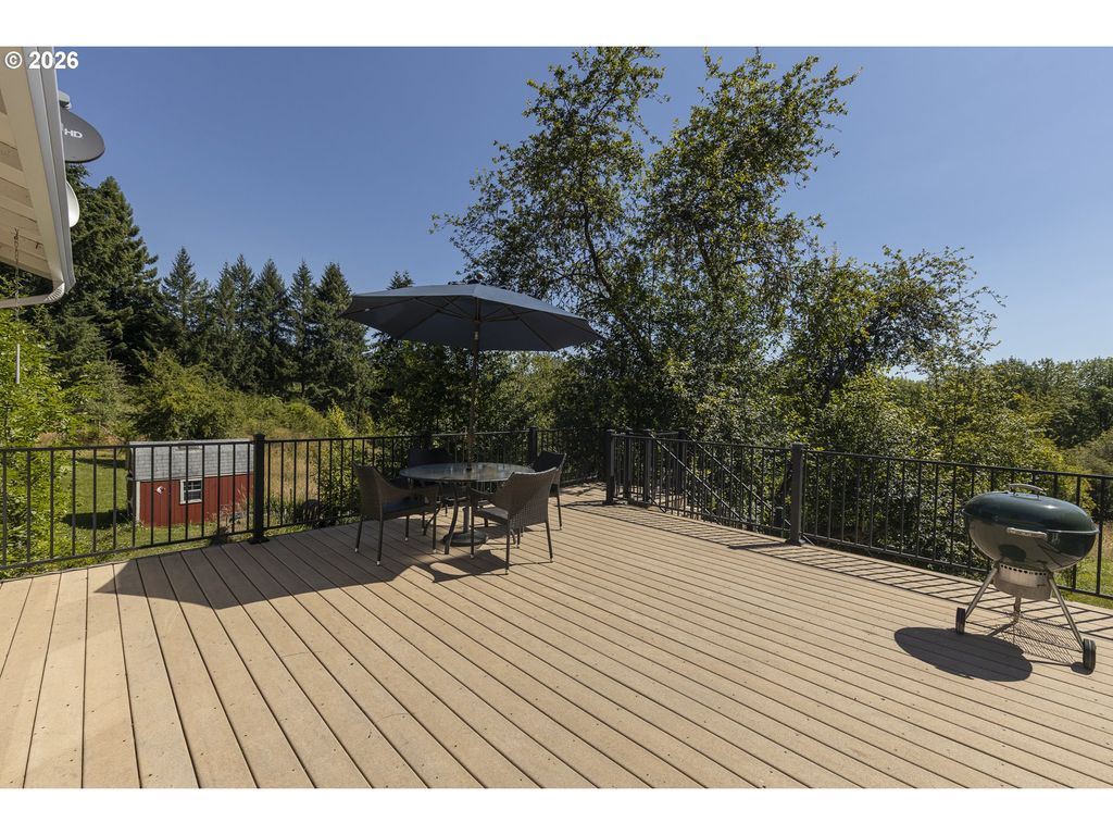Image 27 of property listing at 14850 Sw HIDDEN HILLS Rd, Mc Minnville, OR 97128