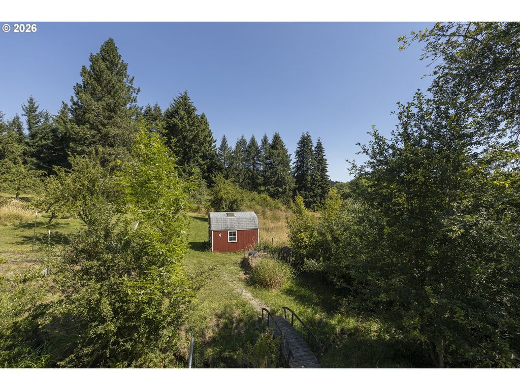 Image 28 of property listing at 14850 Sw HIDDEN HILLS Rd, Mc Minnville, OR 97128