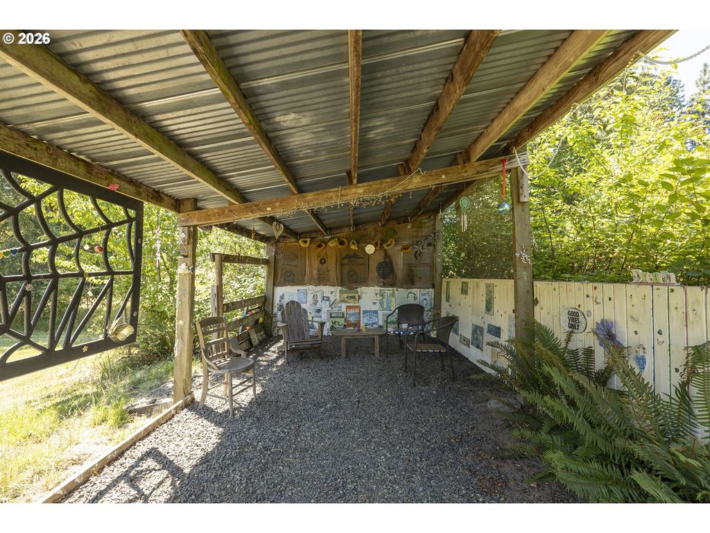 Image 34 of property listing at 14850 Sw HIDDEN HILLS Rd, Mc Minnville, OR 97128
