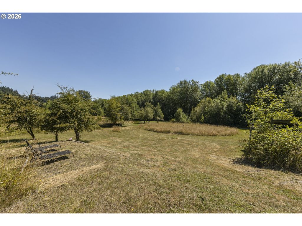 Image 36 of property listing at 14850 Sw HIDDEN HILLS Rd, Mc Minnville, OR 97128