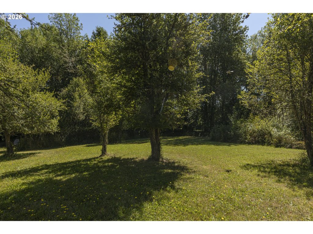 Image 38 of property listing at 14850 Sw HIDDEN HILLS Rd, Mc Minnville, OR 97128