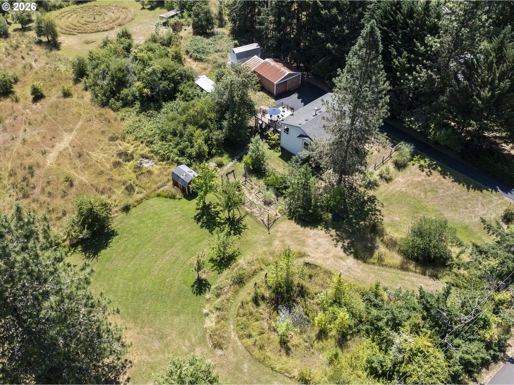 Image 44 of property listing at 14850 Sw HIDDEN HILLS Rd, Mc Minnville, OR 97128