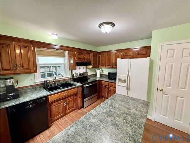 14206 River Rd, Chesterfield, VA 23838
