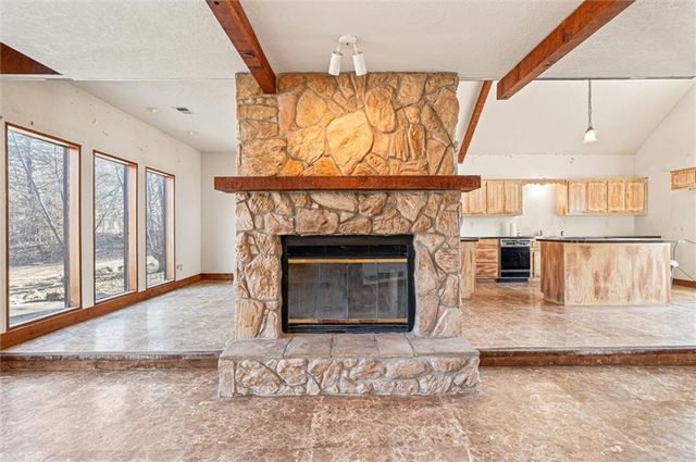 14912 NW 72nd Street, Kansas City, MO 64152