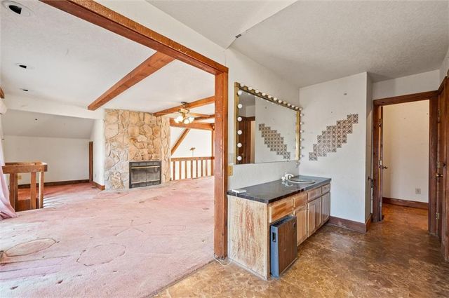 14912 NW 72nd Street, Kansas City, MO 64152