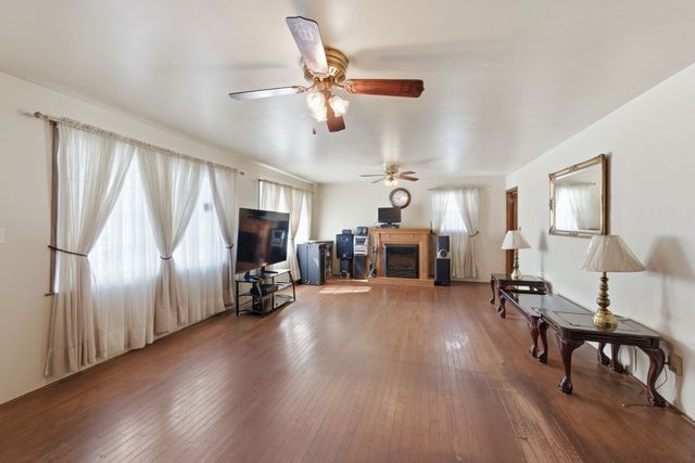 1001 Highland Dr, Greenbrier, TN 37073