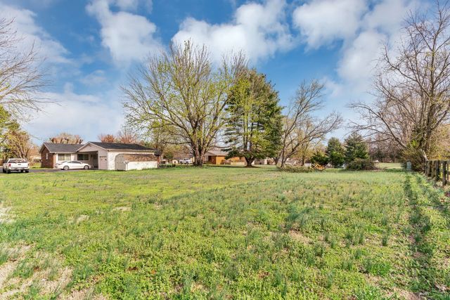 1001 Highland Dr, Greenbrier, TN 37073