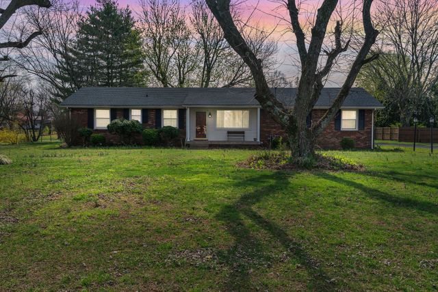 1001 Highland Dr, Greenbrier, TN 37073