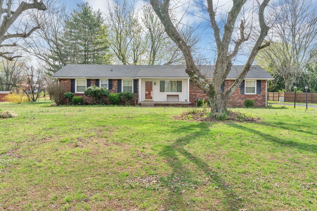 1001 Highland Dr, Greenbrier, TN 37073