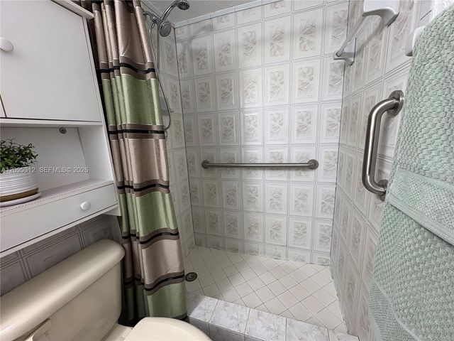 6130 W 19th Avenue 309, Hialeah, FL 33012