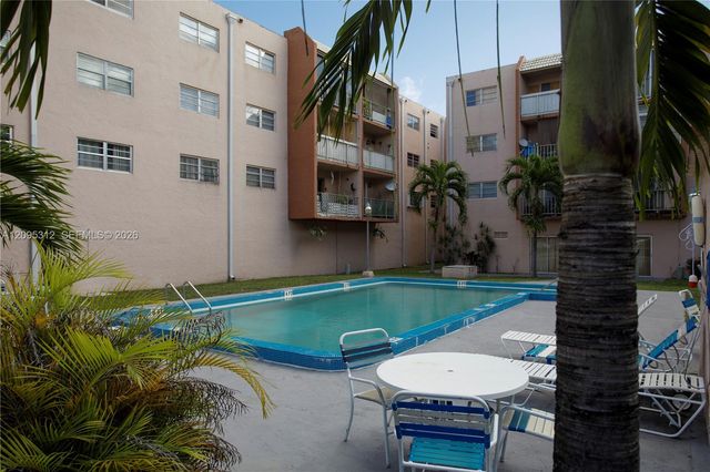 6130 W 19th Avenue 309, Hialeah, FL 33012