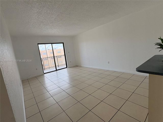 6130 W 19th Avenue 309, Hialeah, FL 33012