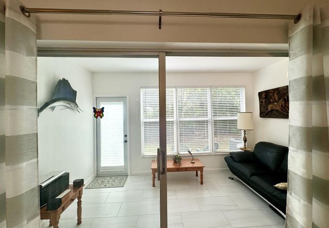 4501 S Ocean Boulevard E5, Lantana, FL 33480