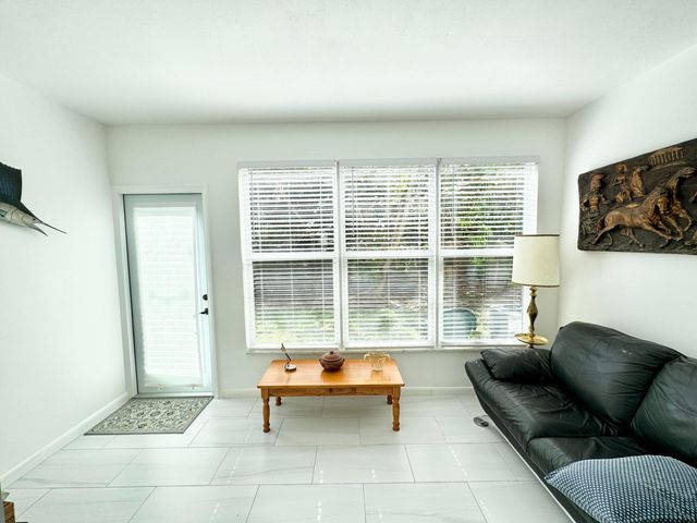 4501 S Ocean Boulevard E5, Lantana, FL 33480