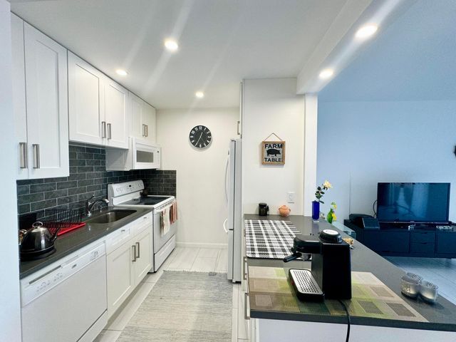 4501 S Ocean Boulevard E5, Lantana, FL 33480