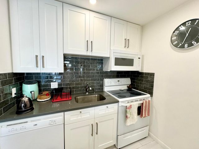 4501 S Ocean Boulevard E5, Lantana, FL 33480