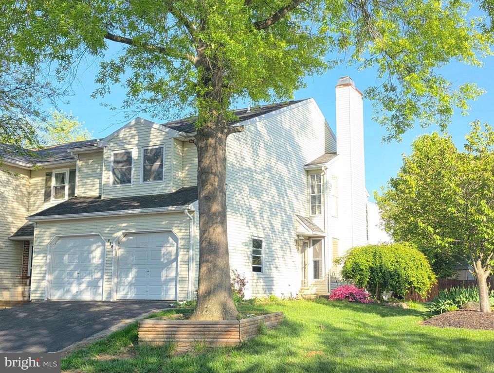 210 RED HAVEN DR, North Wales, PA 19454