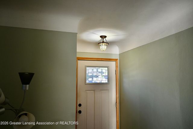 2510 Chatham Road, Lansing, MI 48910