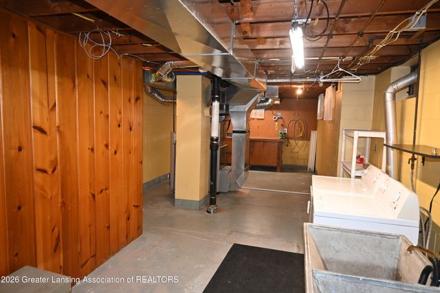 2510 Chatham Road, Lansing, MI 48910