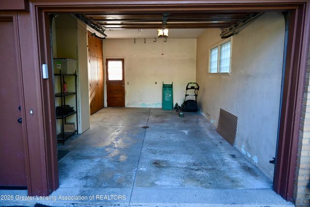 2510 Chatham Road, Lansing, MI 48910