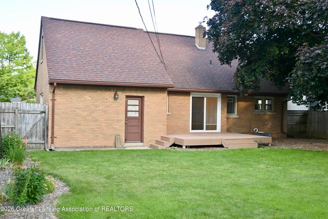2510 Chatham Road, Lansing, MI 48910