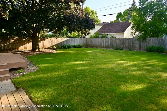 2510 Chatham Road, Lansing, MI 48910