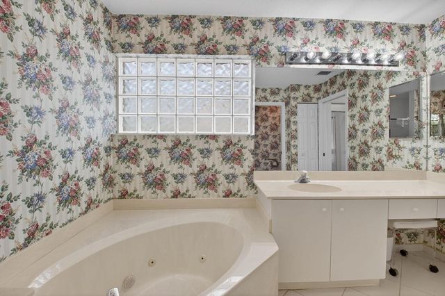 12262 Castle Pines Road, Boynton Beach, FL 33437