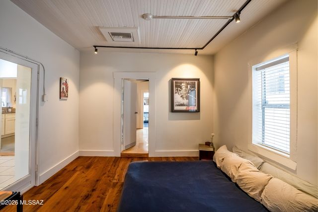 1011 S 8th Avenue, Tucson, AZ 85701