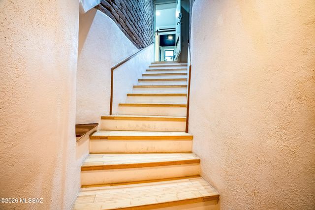 1011 S 8th Avenue, Tucson, AZ 85701
