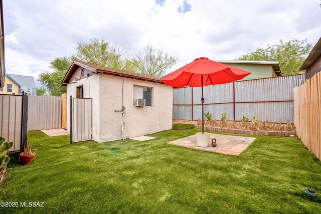 1011 S 8th Avenue, Tucson, AZ 85701