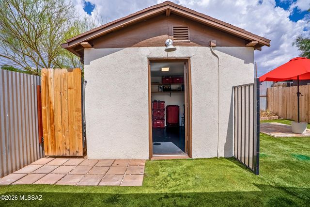 1011 S 8th Avenue, Tucson, AZ 85701