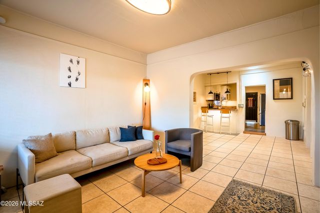 1011 S 8th Avenue, Tucson, AZ 85701
