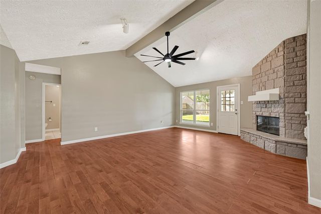 5625 Sugar Creek Drive, La Porte, TX 77571