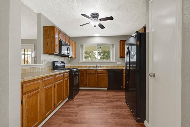 5625 Sugar Creek Drive, La Porte, TX 77571