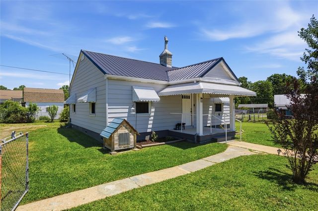 301 Pecan Drive, Calhoun Falls, SC 29628