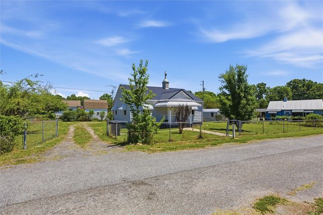 301 Pecan Drive, Calhoun Falls, SC 29628