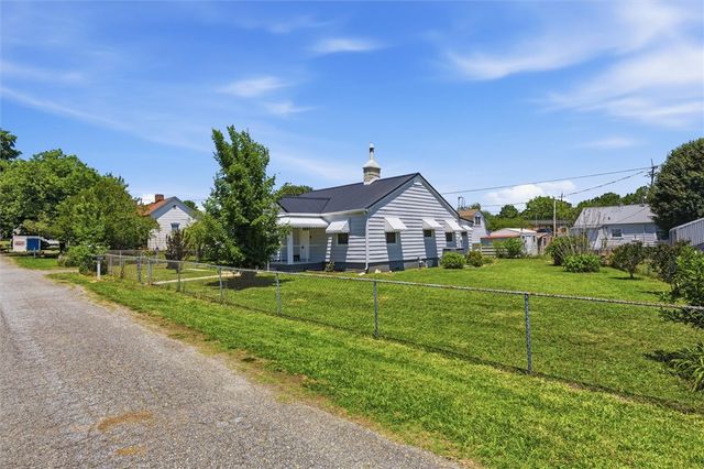 301 Pecan Drive, Calhoun Falls, SC 29628