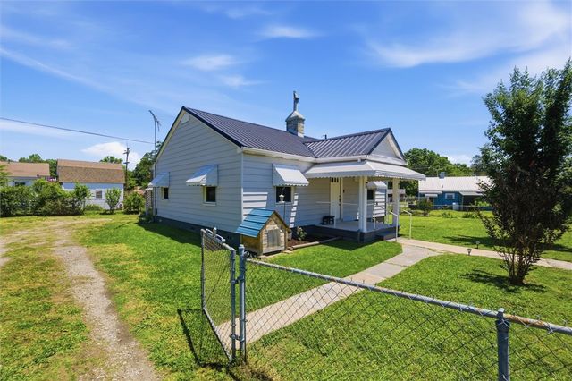 301 Pecan Drive, Calhoun Falls, SC 29628