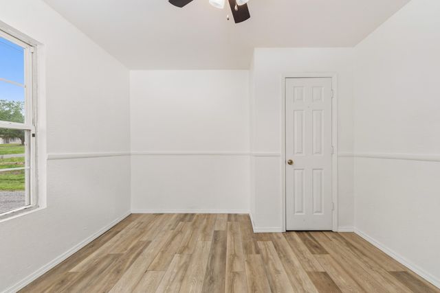 513 W 6th Street, Grove, OK 74344