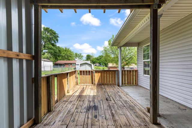 513 W 6th Street, Grove, OK 74344