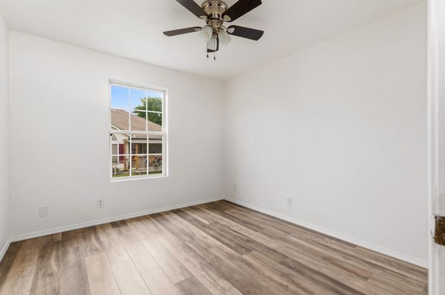 513 W 6th Street, Grove, OK 74344