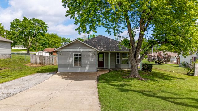 513 W 6th Street, Grove, OK 74344