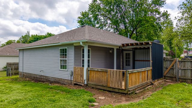 513 W 6th Street, Grove, OK 74344