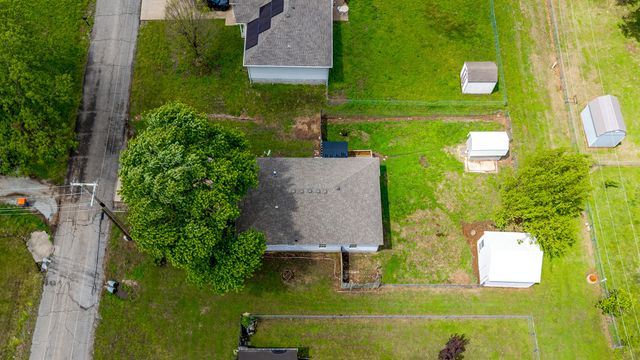 513 W 6th Street, Grove, OK 74344