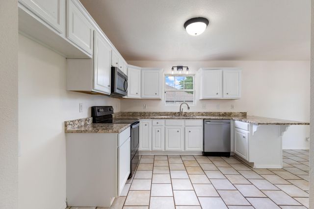 513 W 6th Street, Grove, OK 74344