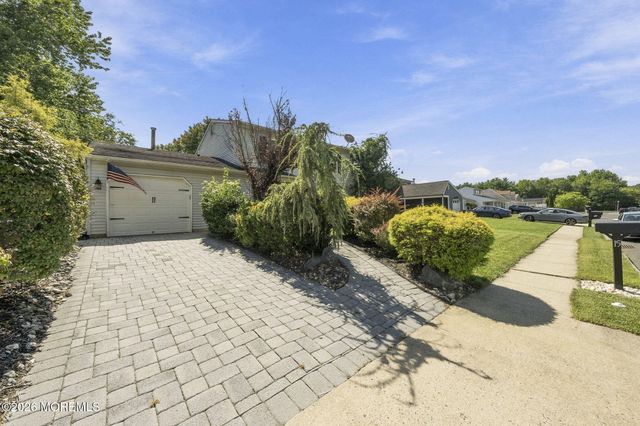 15 Cherry Bend Drive N, Howell, NJ 07731